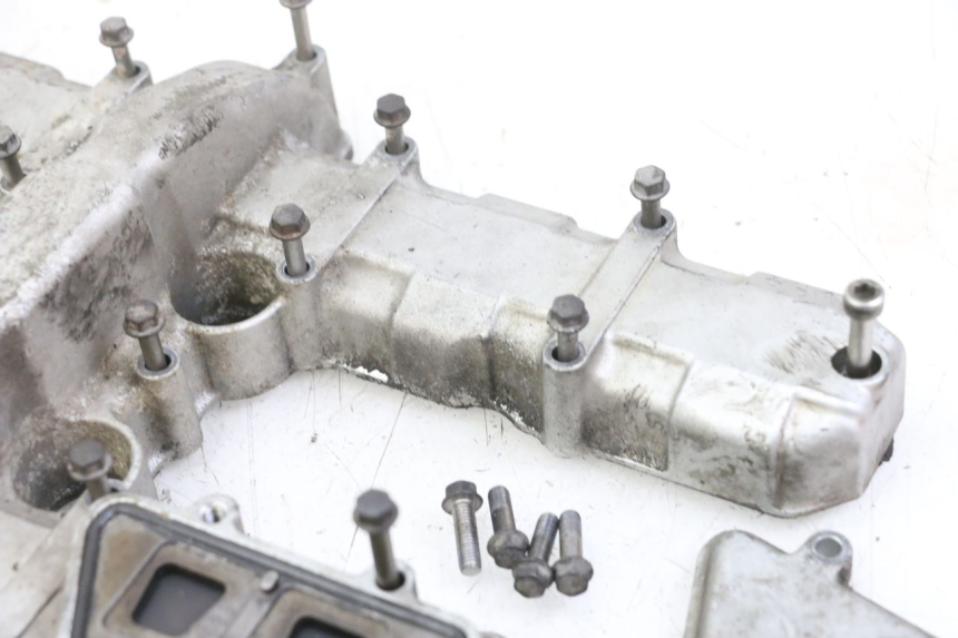 photo de TAPA CULATA KAWASAKI ZR7 ZR-7 S 750 (1999 - 2004) - Detalles de los puntos de fijación