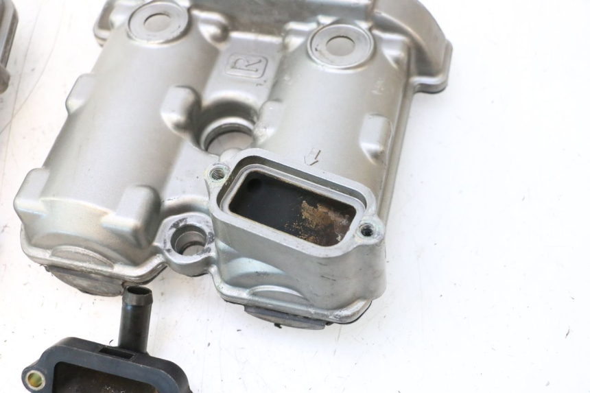 photo de TAPA CULATA SUZUKI SV S 650 (2003 - 2009) - Primer plano técnico
