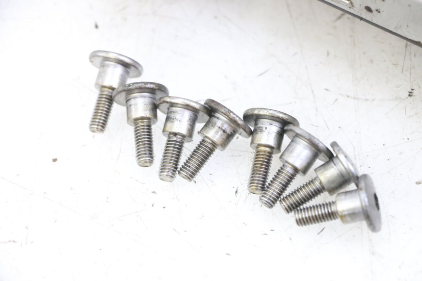 photo de TAPA DE VáLVULAS YAMAHA FZS FAZER 600 (2001 - 2003) - Características distintivas