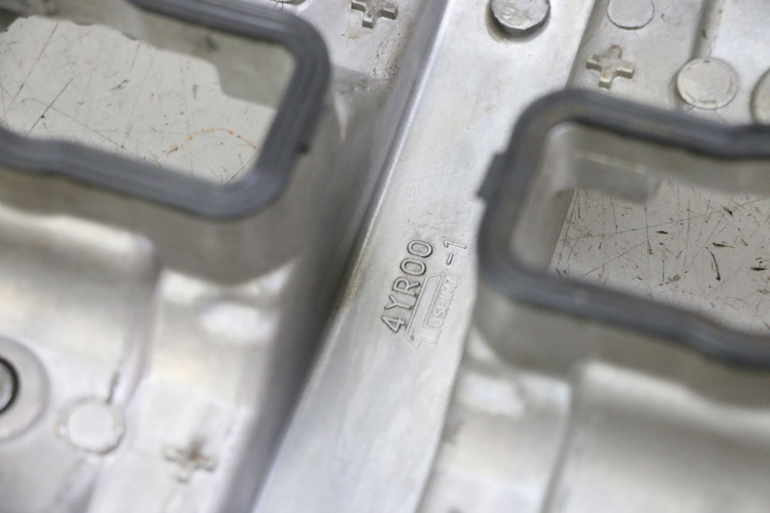 photo de TAPA DE VáLVULAS YAMAHA FZS FAZER 600 (2001 - 2003) - Otra perspectiva