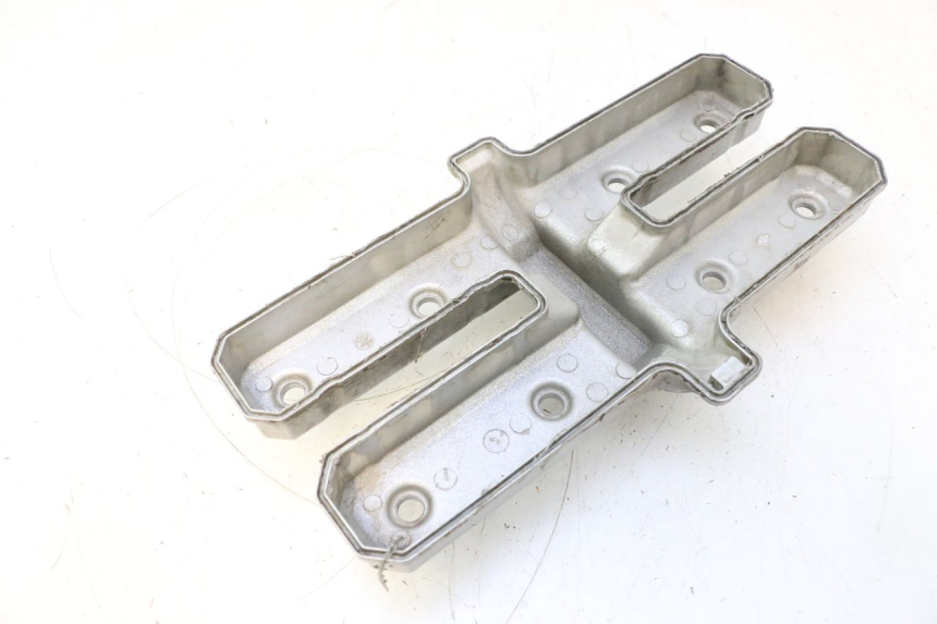 photo de TAPA CULATA YAMAHA YZF R GENESIS 750 (1993 - 1998) - Detalles de los puntos de fijación