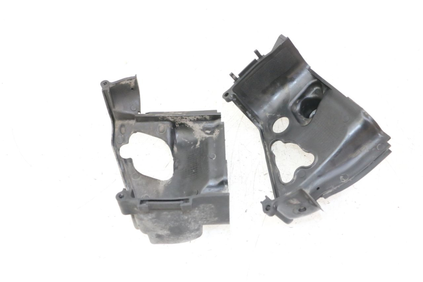 photo de TAPA DEL CILINDRO PIAGGIO ZIP 4T 50 (2018 - 2020) - Detalles de los puntos de fijación