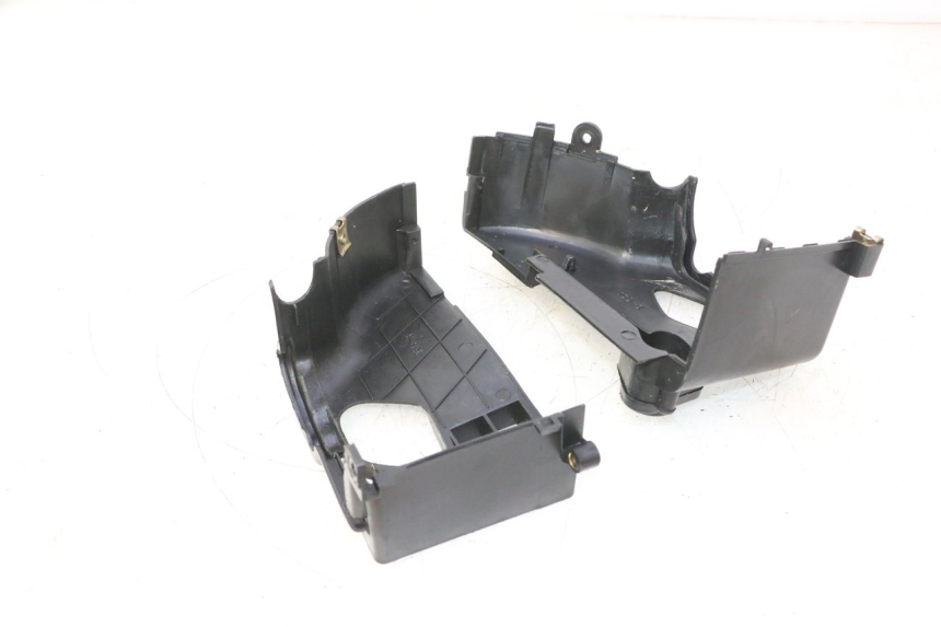 photo de TAPA CILINDRO JM MOTORS SANTANA 50 (2014 - 2023) - Detalles de los puntos de fijación