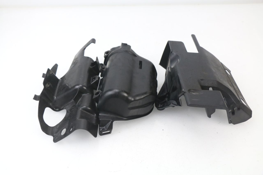 photo de TAPA CILINDRO HONDA VFR F 1200 (2010 - 2015) - Otra perspectiva