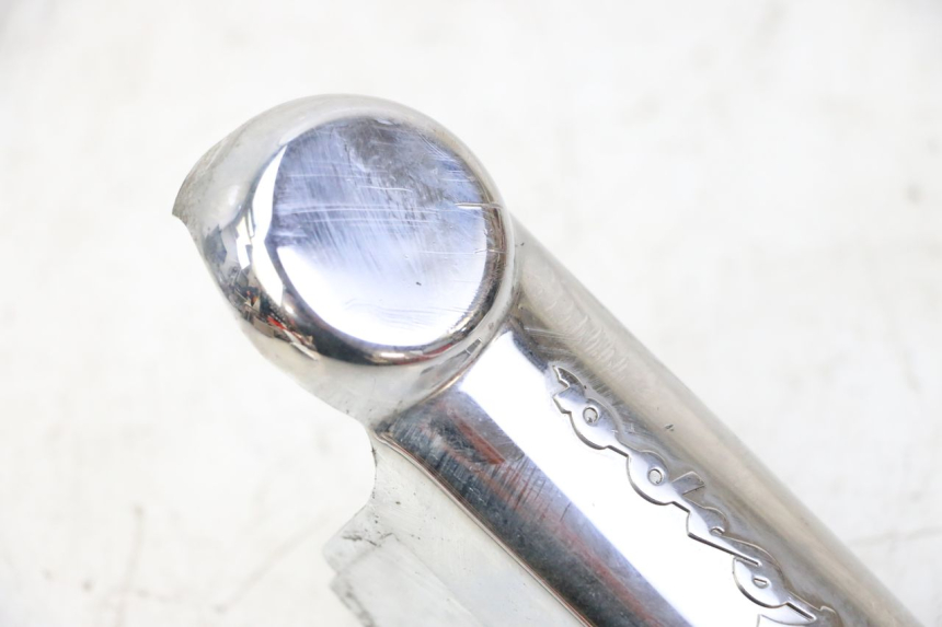 photo de CARENADO HORQUILLA PIAGGIO LXV 4T 50 (2009 - 2013) - Detalles de los puntos de fijación