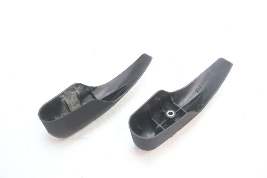 photo de TAPA DE HORQUILLA PIAGGIO MP3 LT 300 (2010 - 2016) - Detalles de los puntos de fijación