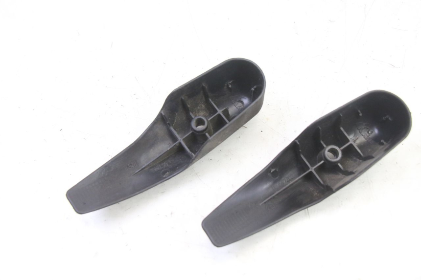 photo de CARENADO HORQUILLA PIAGGIO MP3 500 (2014 - 2017) - Primer plano técnico