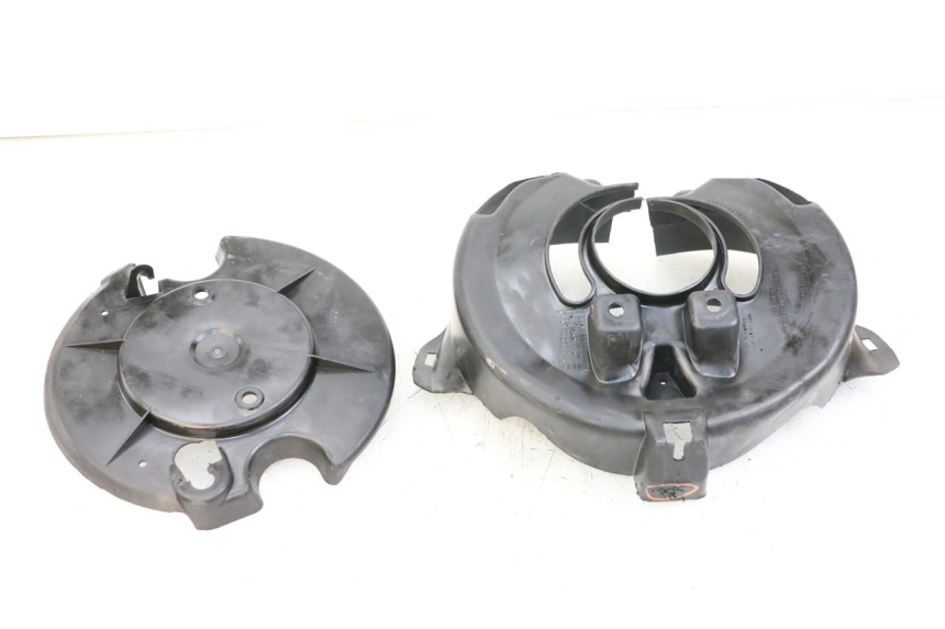 photo de TAPA DE HORQUILLA PEUGEOT TKR TREKKER FURIOUS 50 (2005 - 2014) - Detalles de los puntos de fijación