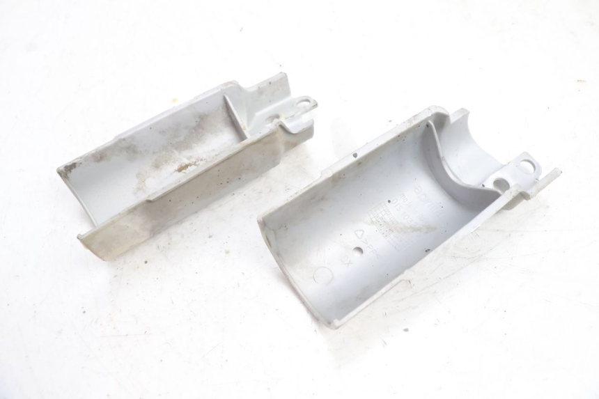 photo de CARENADO HORQUILLA APRILIA SCARABEO GT 125 (1999 - 2007) - Primer plano técnico