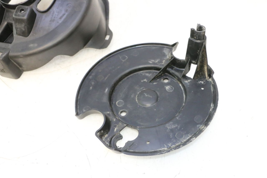 photo de TAPA DE HORQUILLA PEUGEOT TKR TREKKER FURIOUS 50 (2005 - 2014) - Primer plano técnico