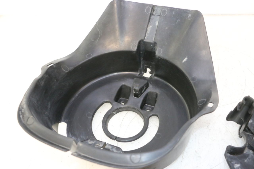 photo de TAPA DE HORQUILLA PEUGEOT TREKKER 50 (1995 - 2004) - Detalle de la pieza