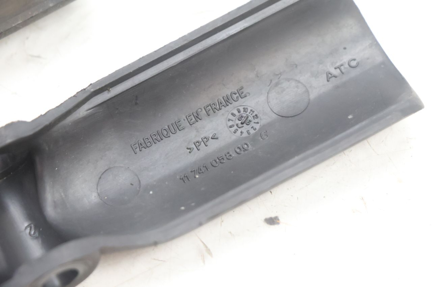 photo de CARENADO HORQUILLA PEUGEOT VIVACITY 100 (1999 - 2008) - Primer plano técnico