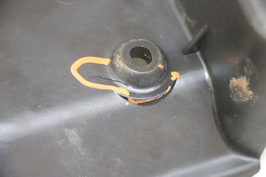 photo de CARENADO HORQUILLA YAMAHA BW'S NG NEXT GENERATION 50 (1996 - 2003) - Detalles de los puntos de fijación