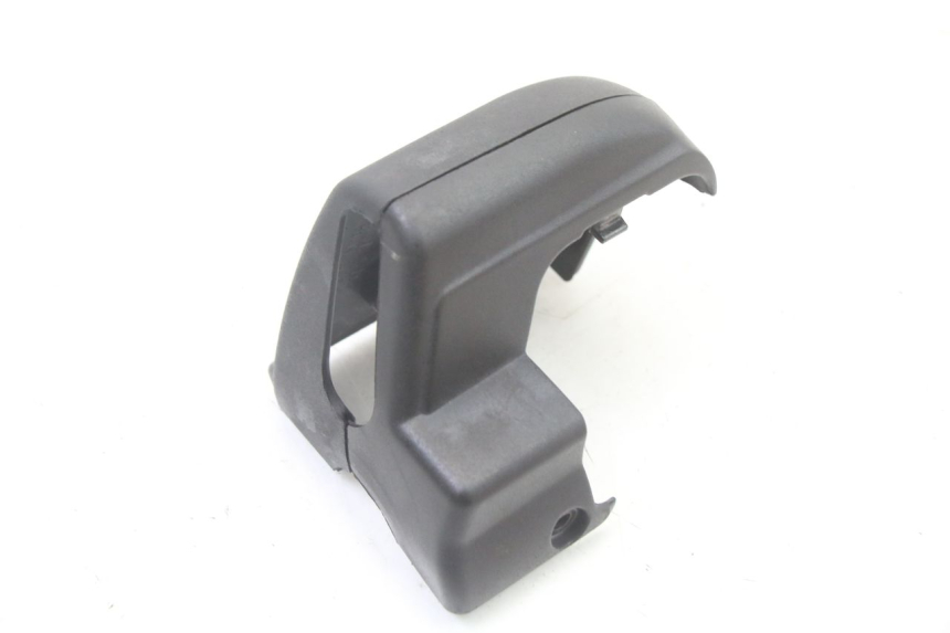 photo de TAPA BOMBA FRENO APRILIA ATLANTIC 125 (2003 - 2009) - Primer plano técnico