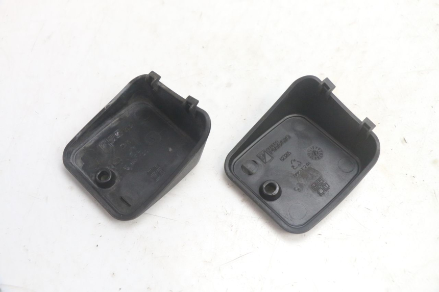 photo de TAPA BOMBA FRENO PIAGGIO MP3 125 (2006 - 2014) - Zoom estado de uso