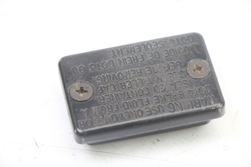 photo de TAPA BOMBA FRENO PEUGEOT SPEEDFIGHT 3 LC 2T 50 (2009 - 2015) - Primer plano técnico