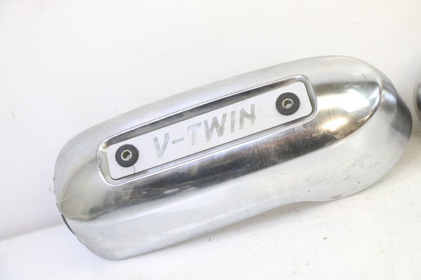 photo de TAPA MOTOR HYOSUNG GV AQUILA 125 (2000 - 2009) - Detalle de la pieza