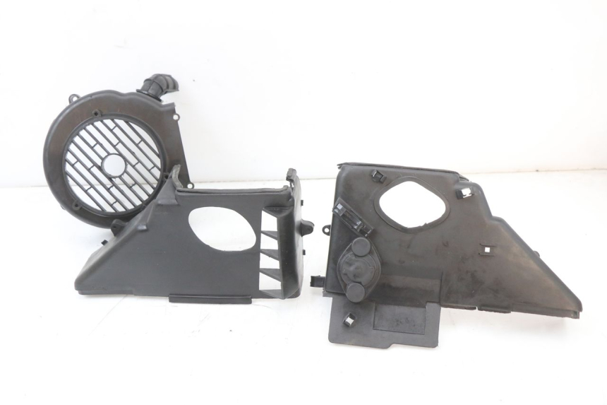 photo de TAPA DE MOTOR JONWAY AZTRAL 125 (2008 - 2017) - Detalles de los puntos de fijación