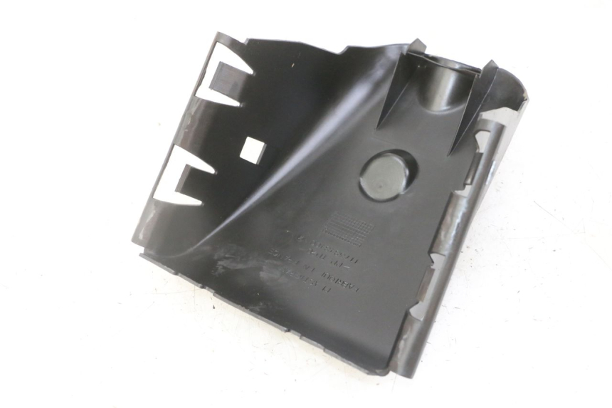 photo de TAPA MOTOR PEUGEOT ELYSEO 125 (1999 - 2004) - Primer plano técnico