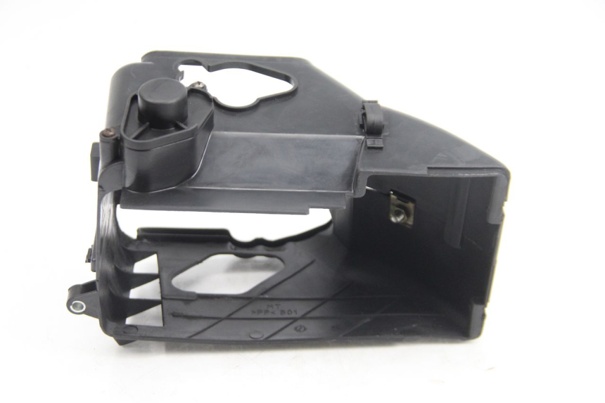 photo de TAPA MOTOR PEUGEOT KISBEE 4T 50 (2018 - 2022) - Detalles de los puntos de fijación