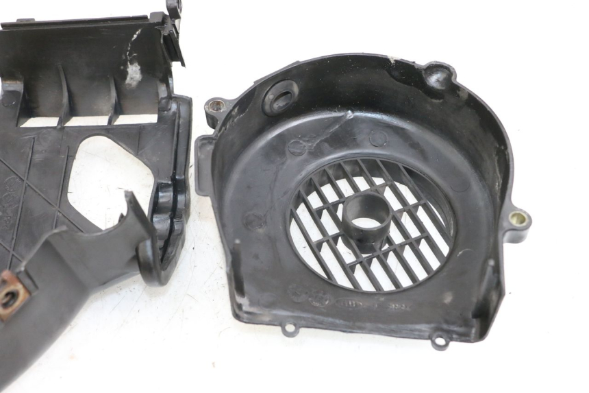 photo de TAPA DE MOTOR PEUGEOT KISBEE 4T 50 (2010 - 2017) - Primer plano técnico
