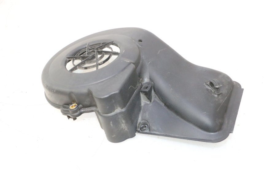 photo de TAPA MOTOR PIAGGIO LIBERTY IGET S 125 (2016 - 2020) - Detalles de los puntos de fijación