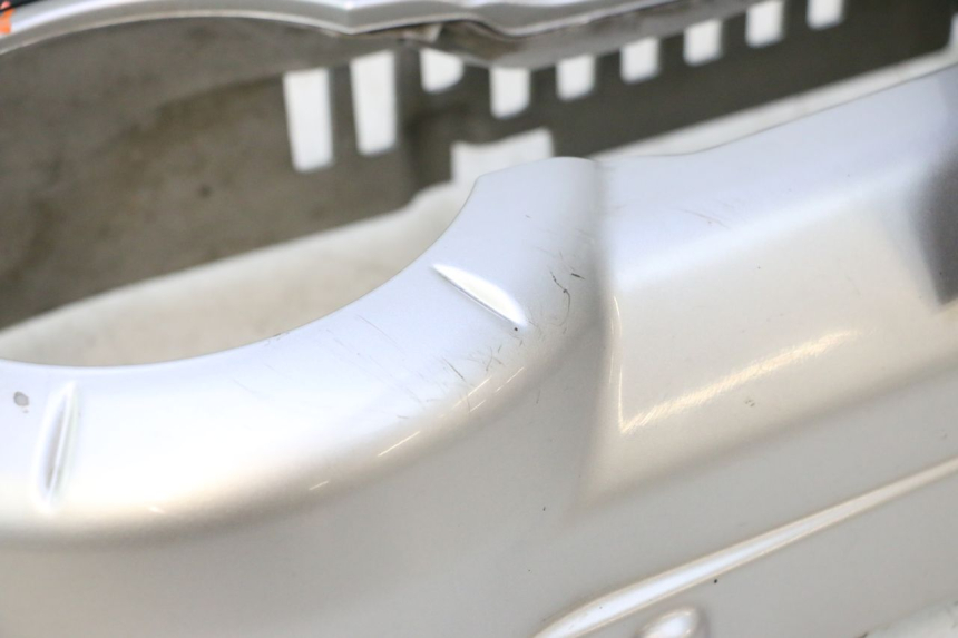 photo de TAPA DE MOTOR PIAGGIO MP3 LT 400 (2007 - 2012) - Primer plano de alta resolución