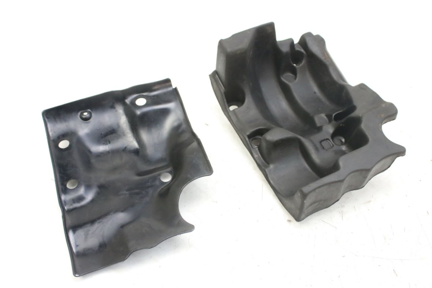 photo de CUBIERTA DEL MOTOR TRIUMPH SPRINT ST 955 (1999 - 2001) - Detalle de la pieza