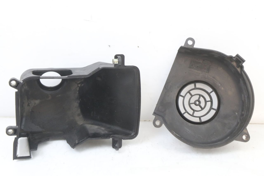 photo de TAPA MOTOR PEUGEOT STREETZONE I 2T 50 (2018 - 2020) - Detalle de la pieza