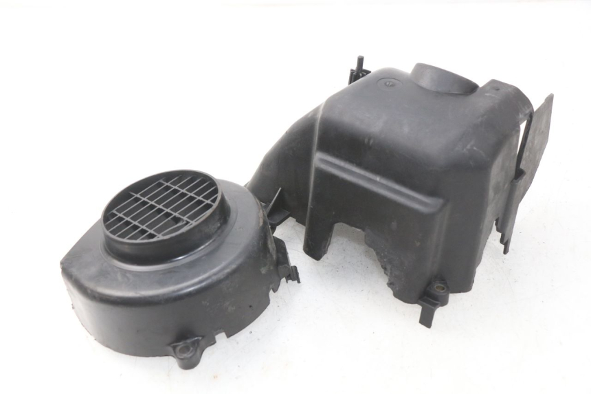 photo de TAPA MOTOR PEUGEOT VIVACITY 100 (1999 - 2008) - Detalles de los puntos de fijación