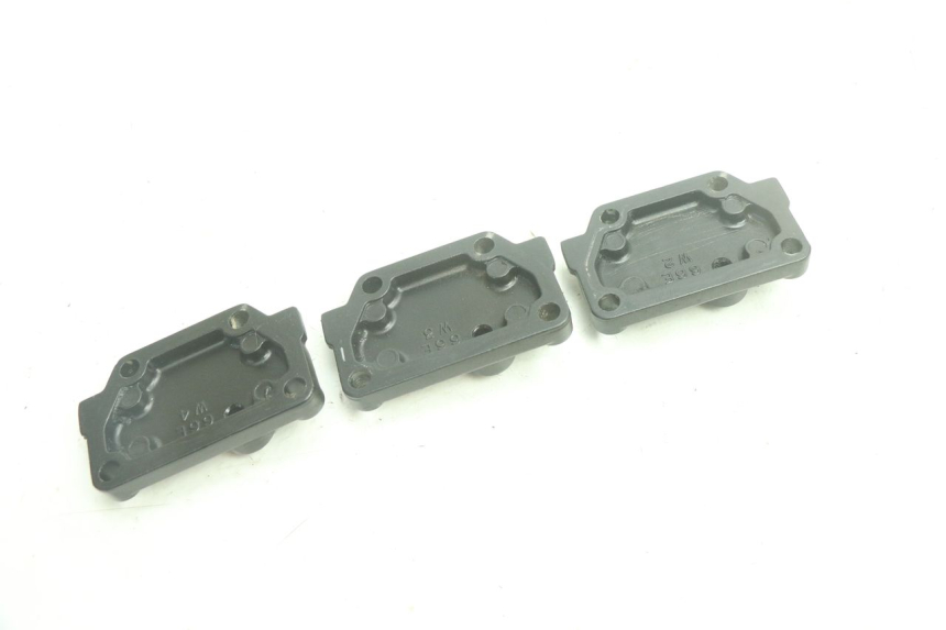 photo de TAPA MOTOR YAMAHA WAVE RUNNER GP R 1200 (2000 - 2003) - Primer plano técnico