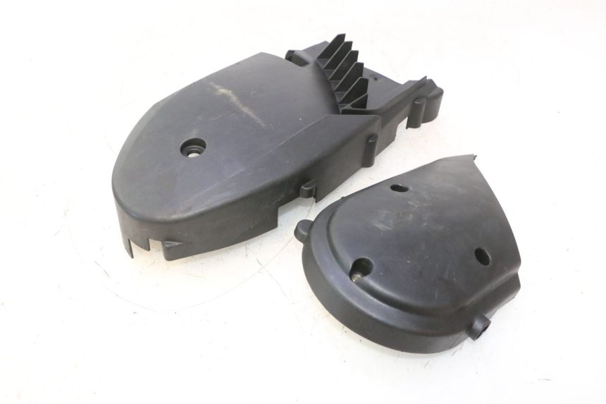 photo de TAPA DE MOTOR YAMAHA YP MAJESTY 125 (1998 - 2001) - Primer plano técnico