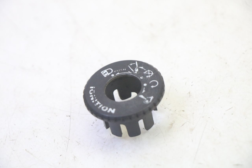 photo de TAPA CLAUSOR QUADRO 4 4D 350 (2015 - 2018) - Detalle de la pieza