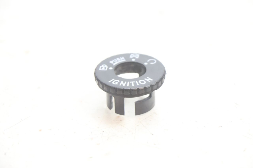 photo de TAPA DEL INTERRUPTOR DE ENCENDIDO KYMCO AGILITY 4T 50 (2018 - 2022) - Vista principal