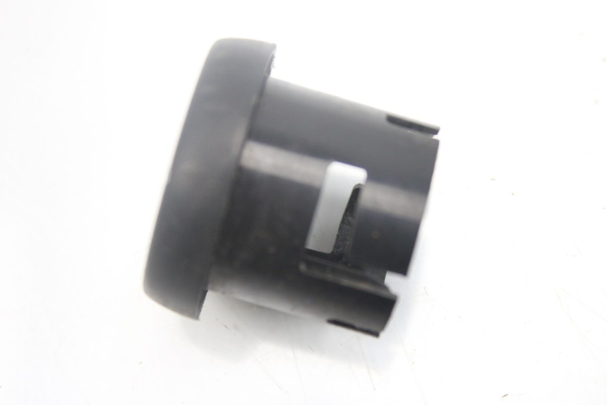 photo de TAPA DEL INTERRUPTOR DE ENCENDIDO YAMAHA BW'S EASY 50 (2013 - 2016) - Detalle de la pieza