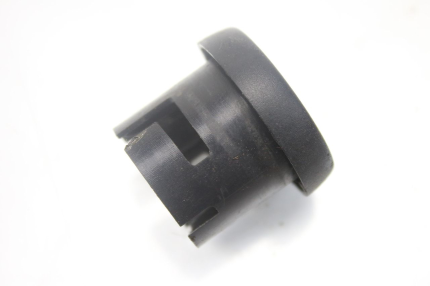 photo de TAPA DEL INTERRUPTOR DE ENCENDIDO YAMAHA BW'S EASY 50 (2013 - 2016) - Zoom estado de uso