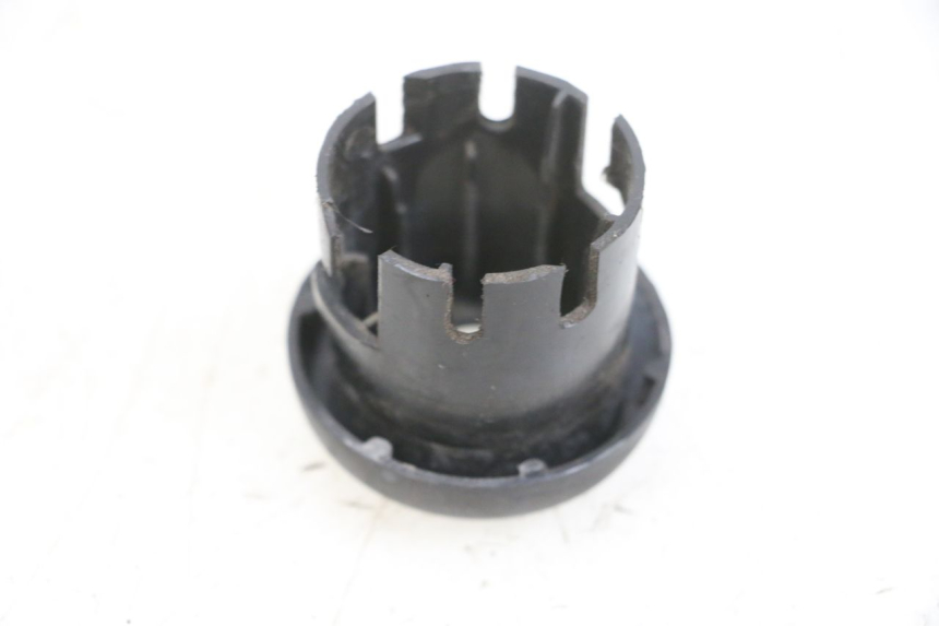 photo de TAPA DEL INTERRUPTOR DE ENCENDIDO YAMAHA BW'S EASY 50 (2013 - 2016) - Zoom estado de uso