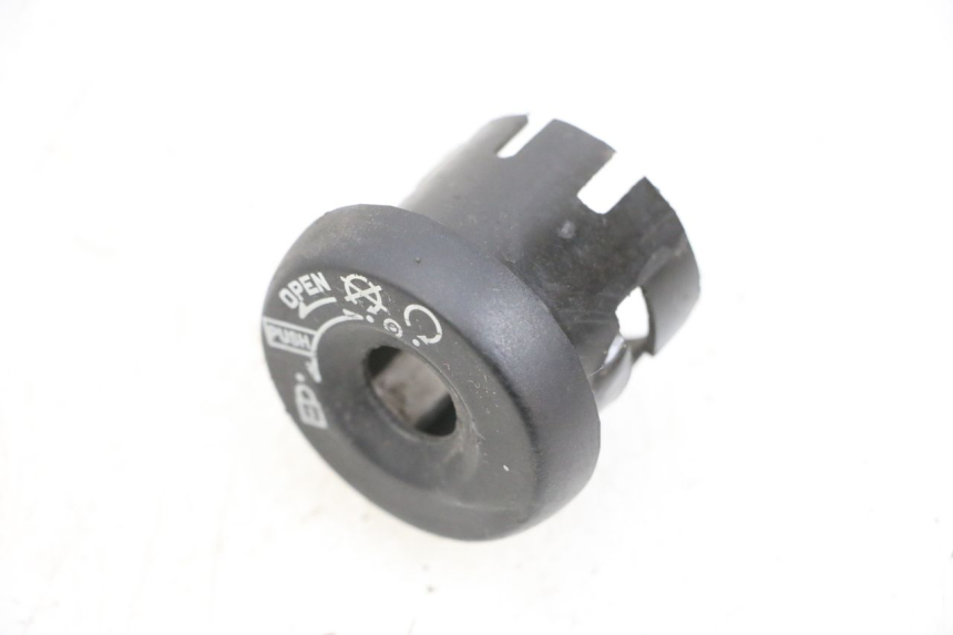 photo de TAPA DEL INTERRUPTOR DE ENCENDIDO YAMAHA BW'S EASY 50 (2013 - 2016) - Otra perspectiva