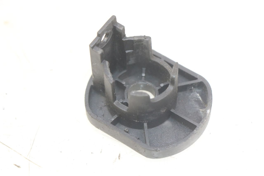 photo de TAPA DEL INTERRUPTOR DE ENCENDIDO. SYM CROX 4T 50 (2016 - 2023) - Zoom estado de uso