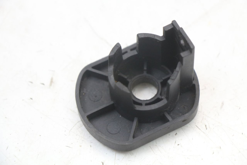 photo de TAPA DEL INTERRUPTOR DE ENCENDIDO. SYM CROX 4T 50 (2016 - 2023) - Otra perspectiva