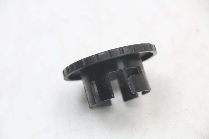 photo de TAPA DEL INTERRUPTOR DE ENCENDIDO KYMCO DINK 4T 50 (2007 - 2018) - Detalle de la pieza