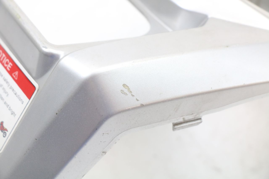 photo de TAPA CLAUSOR LONGJIA EASY MAX 125 (2020 - 2024) - Detalles de los puntos de fijación