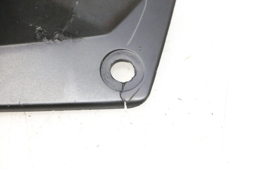 photo de TAPA CLAUSOR SUZUKI GSR 600 (2005 - 2012) - Primer plano técnico