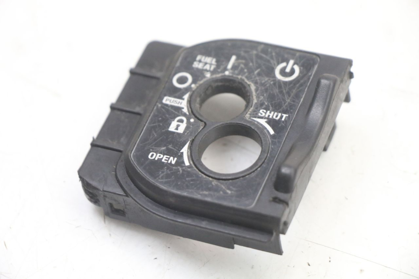 photo de TAPA CLAUSOR HONDA PCX (JF57/JF64) 125 (2014 - 2018) - Detalle de la pieza