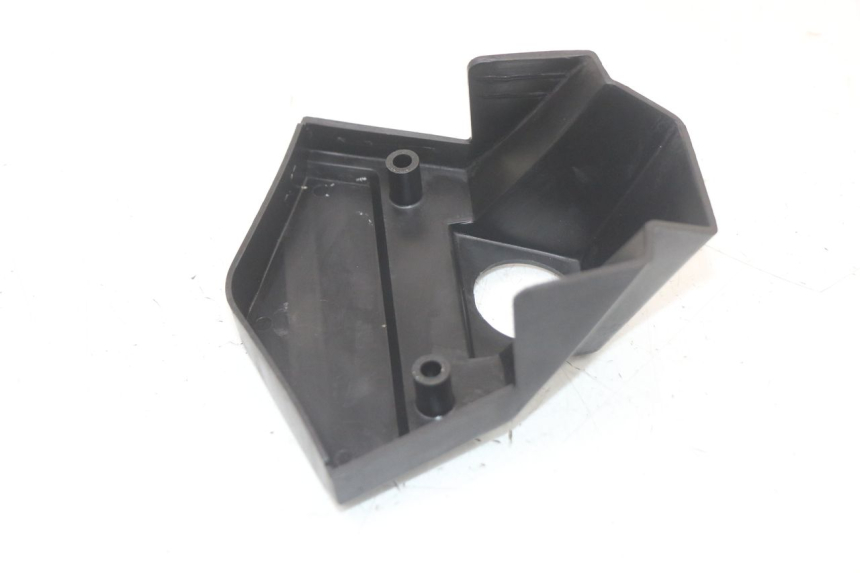 photo de TAPA CLAUSOR KAWASAKI GTR 1000 (1994 - 2004) - Detalles de los puntos de fijación