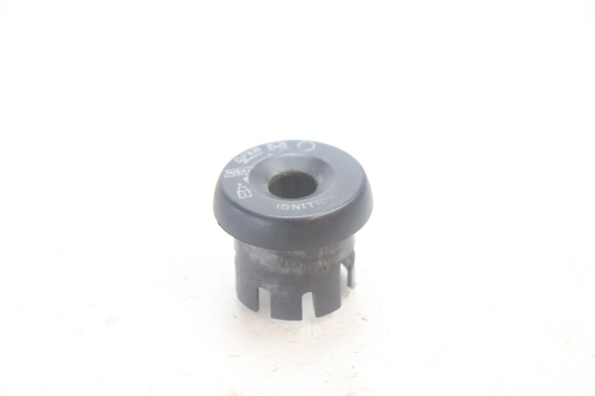 photo de TAPA CLAUSOR SYM MIO 50 (2005 - 2010) - Detalle de la pieza