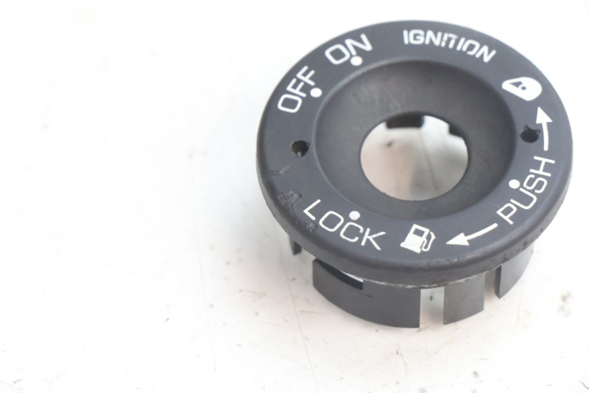 photo de TAPA CLAUSOR PIAGGIO MP3 500 (2016 - 2018) - Detalle de la pieza