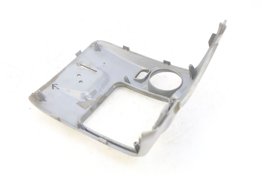 photo de TAPA DEL INTERRUPTOR DE ENCENDIDO DAELIM S3 125 (2010 - 2017) - Detalle de la pieza