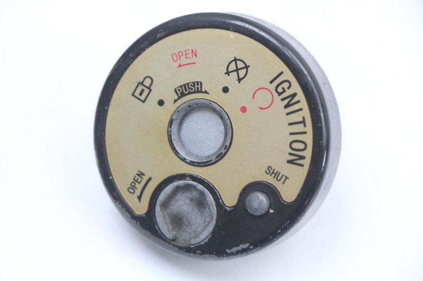 photo de KIT DE LLAVES TAPA JM MOTORS SANTANA 50 (2014 - 2023) - Vista principal