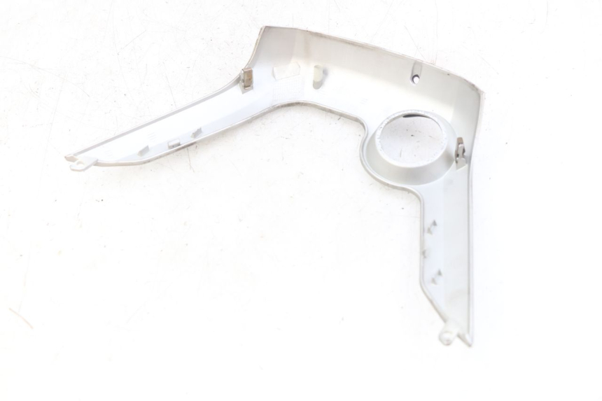 photo de TAPA DEL INTERRUPTOR DE ENCENDIDO MBK SKYCRUISER 125 (2010 - 2013) - Detalle de la pieza